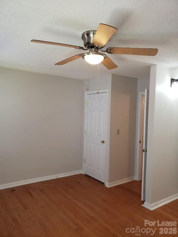 2830 Hosta Dr - Photo 5 of 11