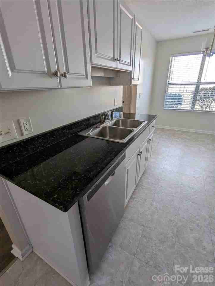 72 Windwood Dr - Photo 4 of 11