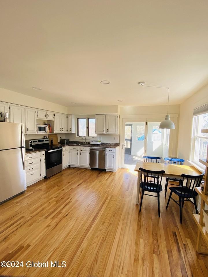 67 North St - Photo 5 of 16