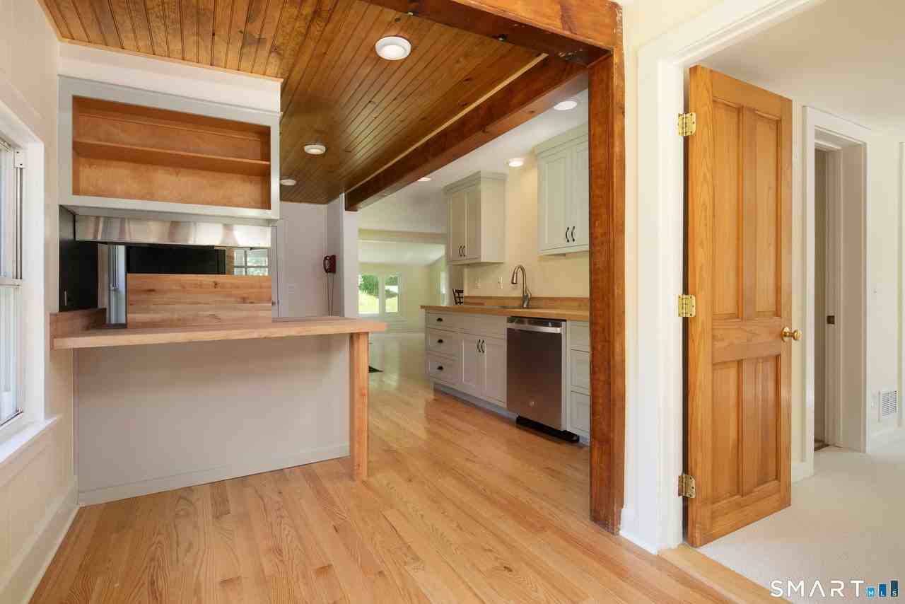 142 Factory St - Photo 6 of 16