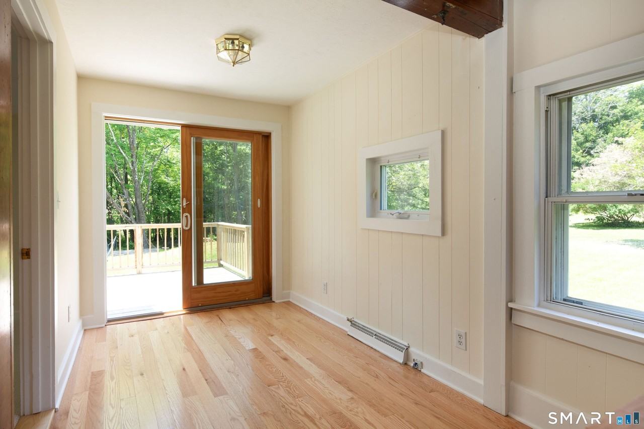 142 Factory St - Photo 7 of 16
