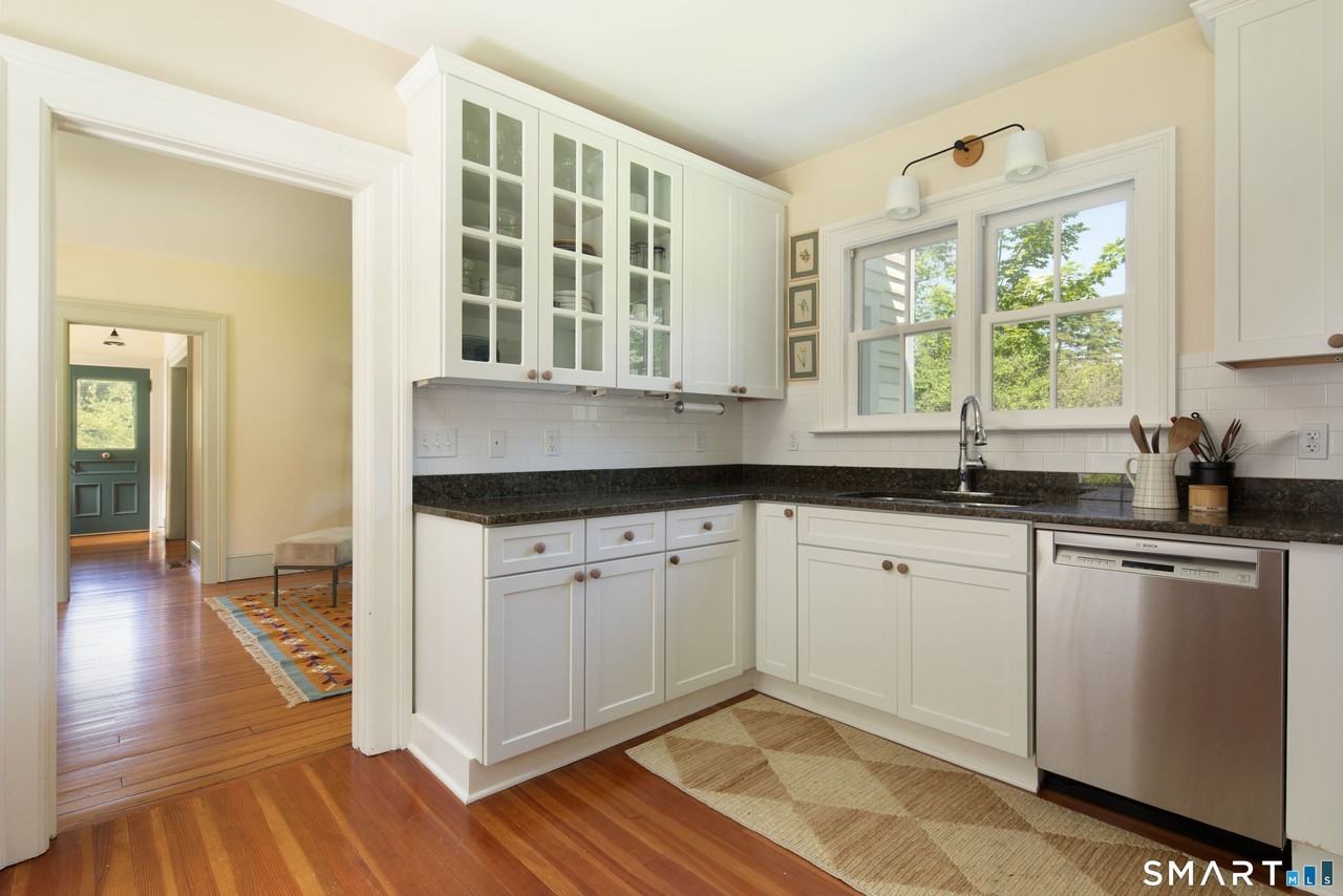20 Ethan Allen St - Photo 3 of 21