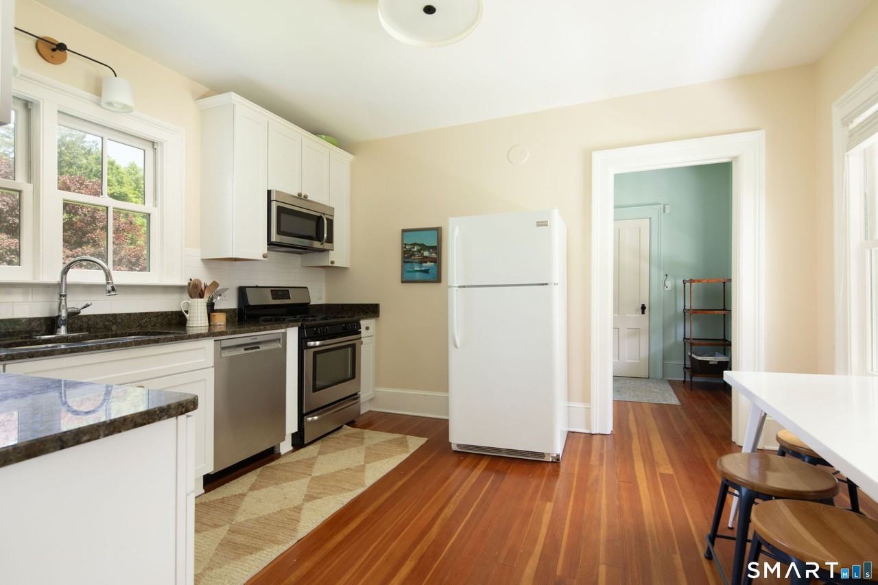 20 Ethan Allen St - Photo 4 of 21