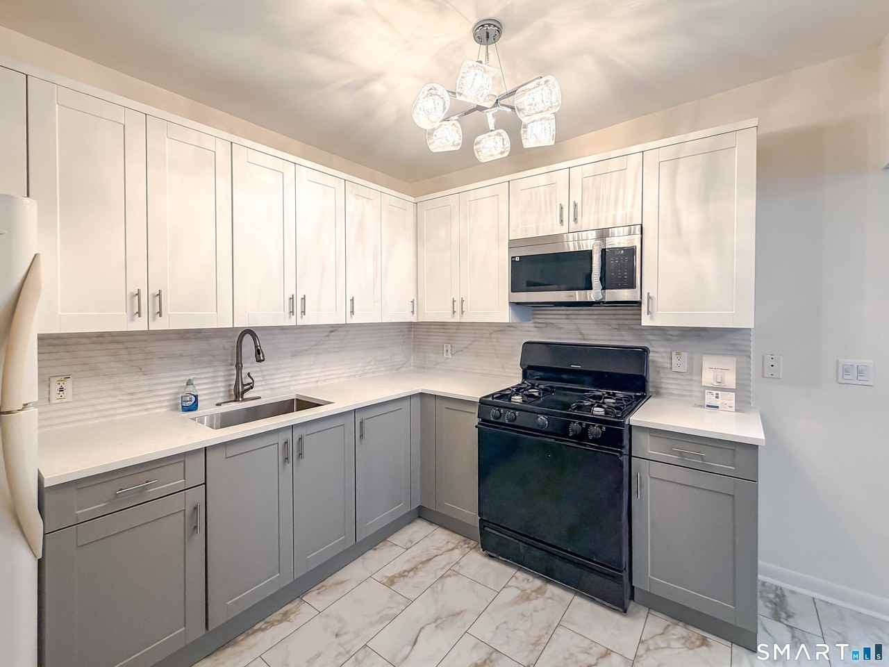 4143 Cottage St - Photo 3 of 13