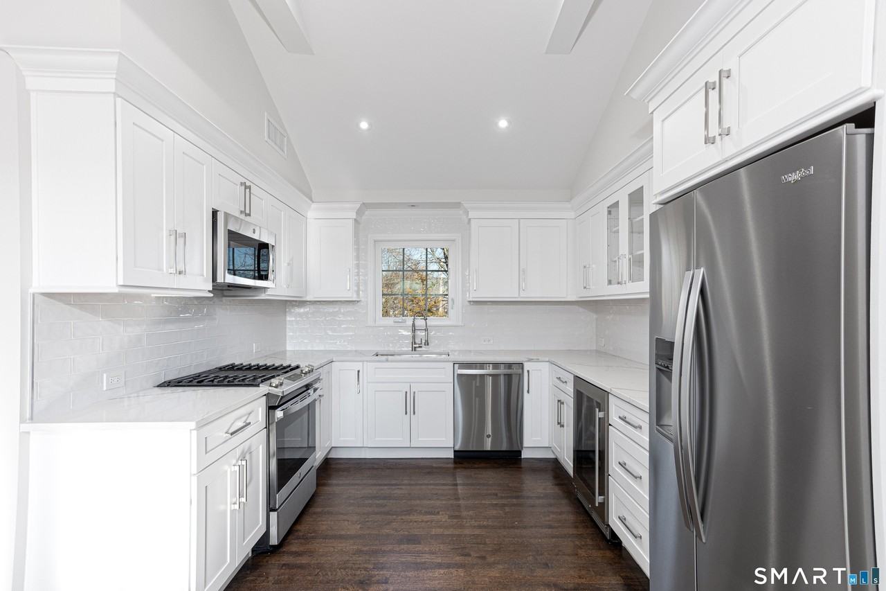 38 Poe Ct