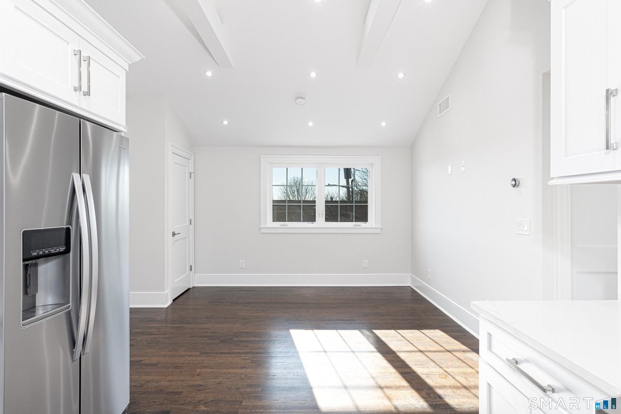 38 Poe Ct - Photo 6 of 14
