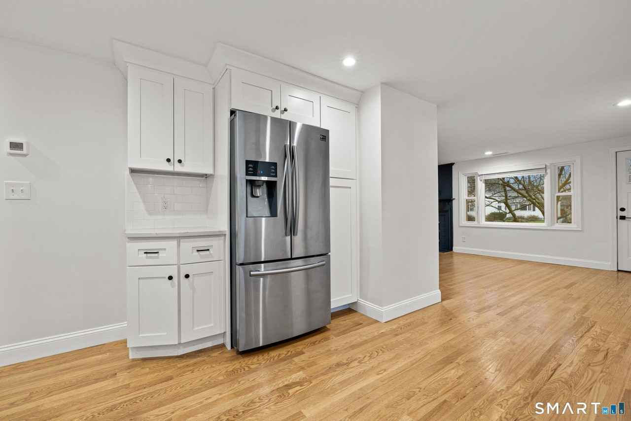 12 Sherwood Rd - Photo 3 of 17
