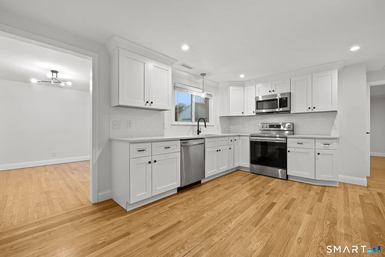 12 Sherwood Rd - Photo 5 of 17