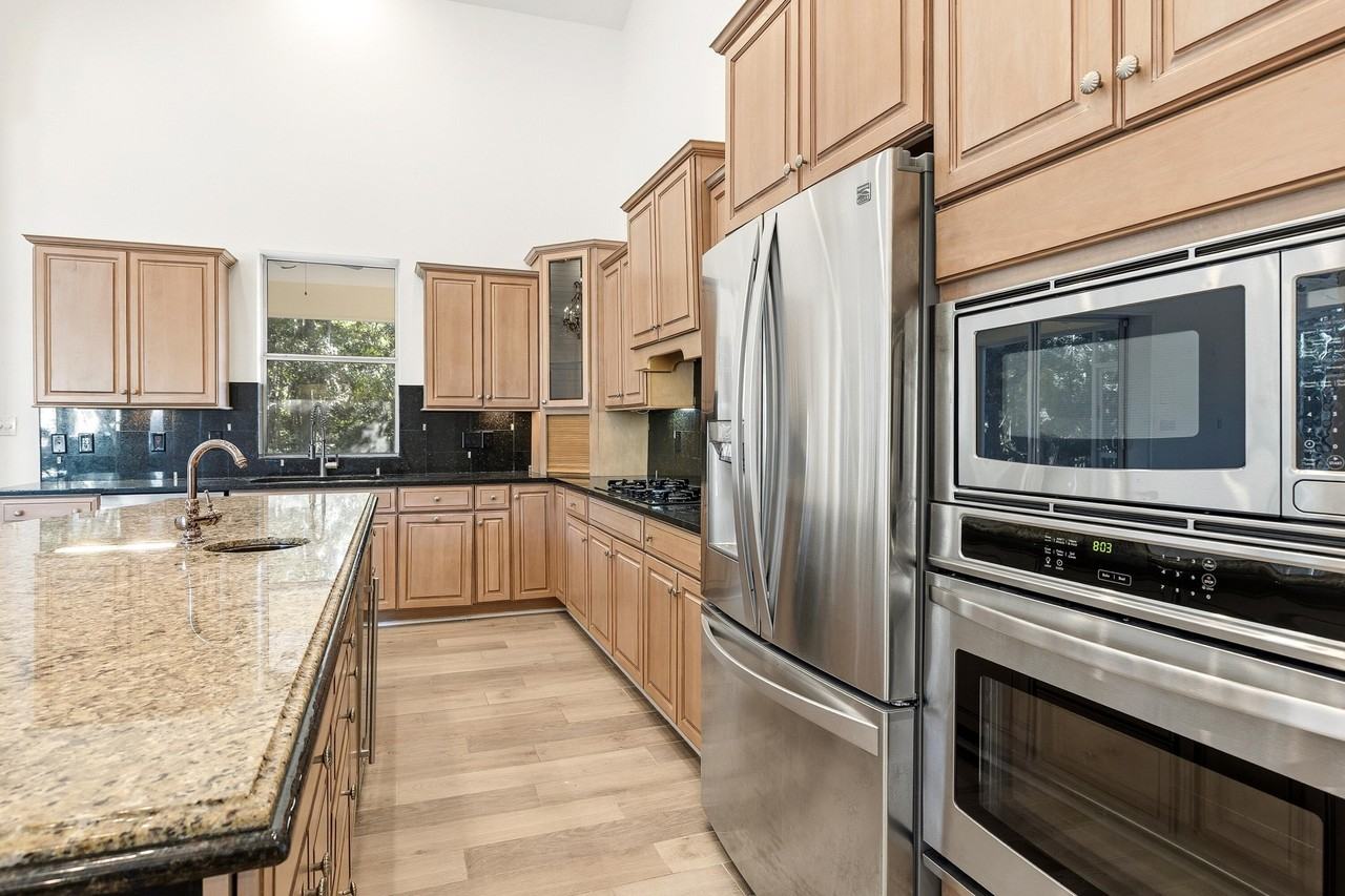 2928 Pine Valley Dr - Photo 6 of 50