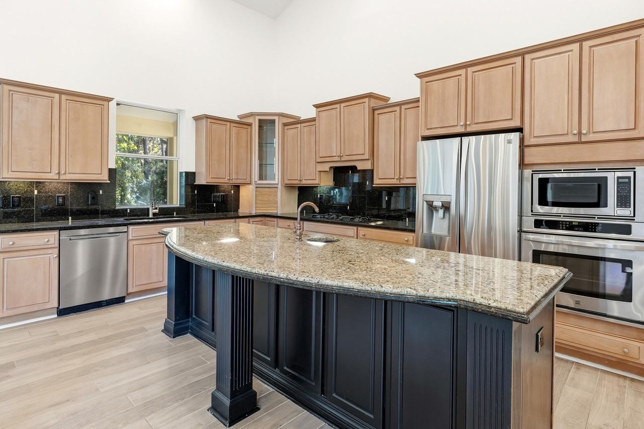 2928 Pine Valley Dr - Photo 7 of 50