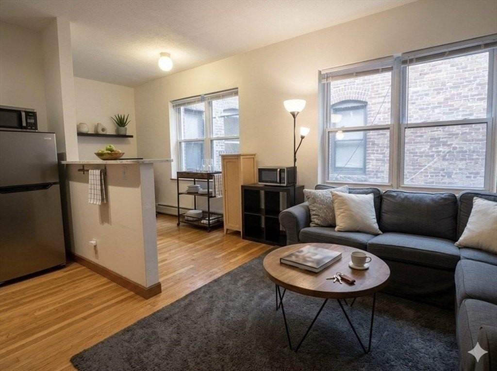 22 Battery St Apt 1r - Photo 3 of 8