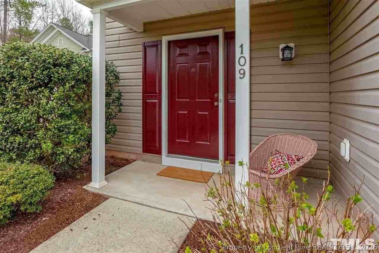 109 Chilmark Ridge Dr - Photo 2 of 25