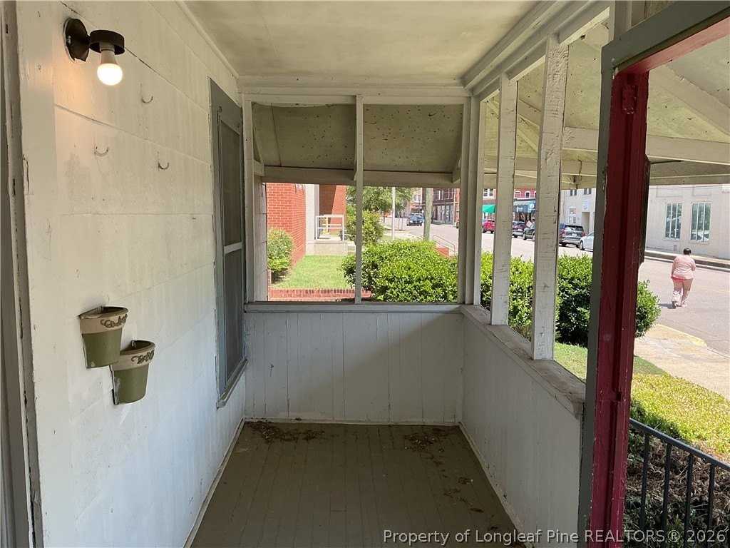 120 W Elwood Ave - Photo 6 of 16