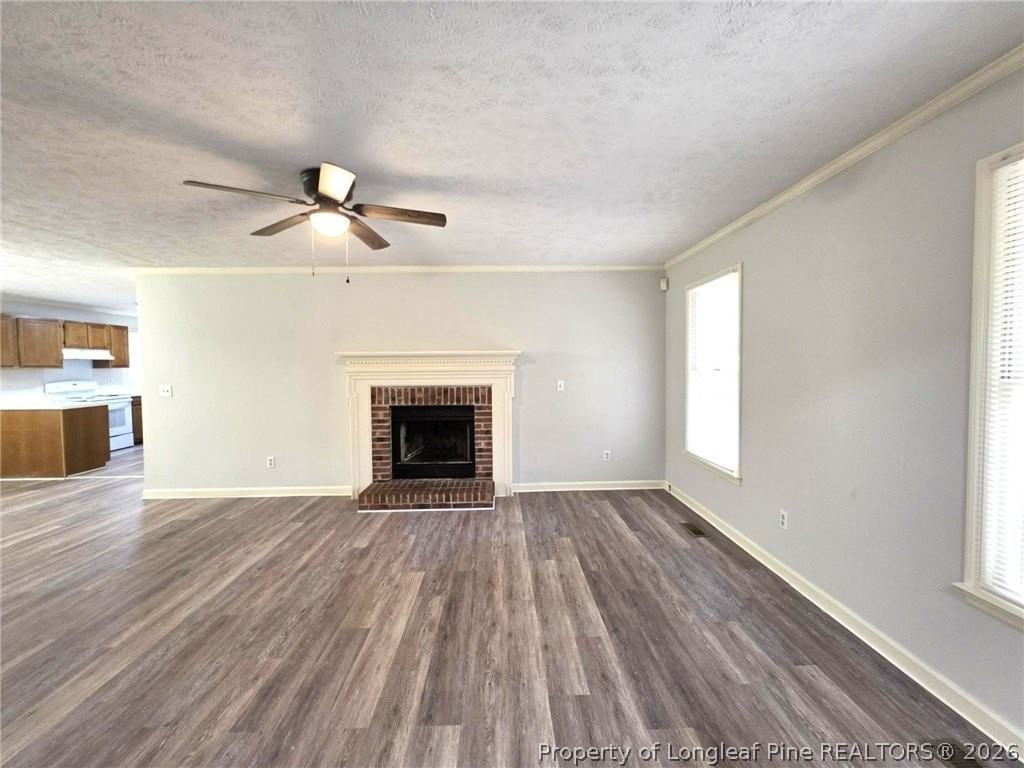 6900 Saint Julian Way - Photo 5 of 30