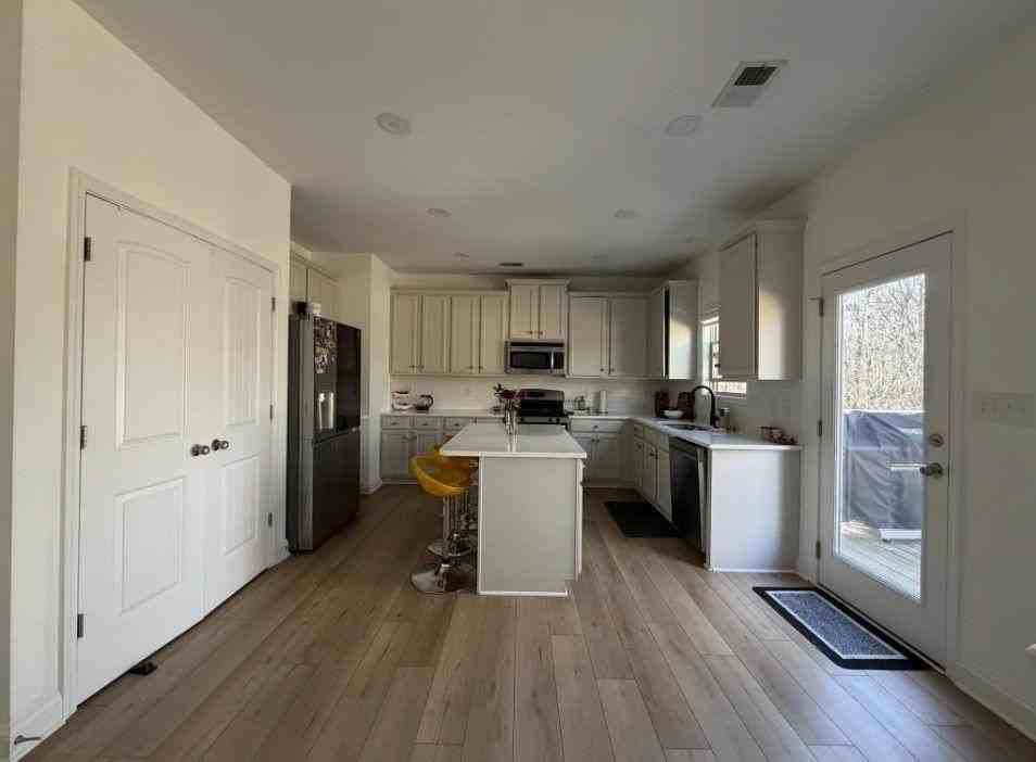 1565 Nightfall Ct - Photo 4 of 5