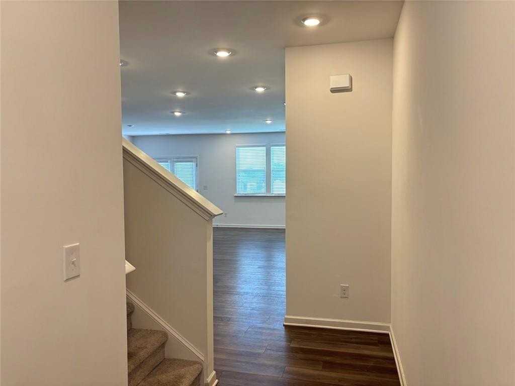 104 Mission Blvd - Photo 2 of 18