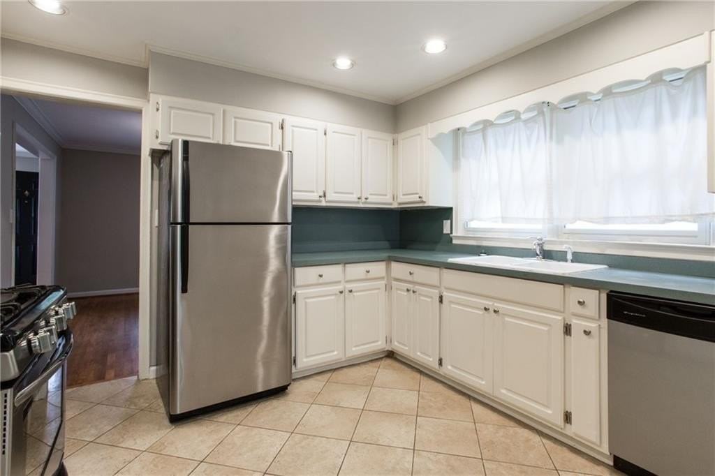 1640 Belle Isle Cir Ne - Photo 4 of 32