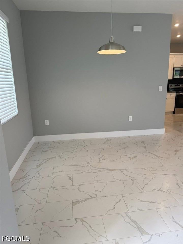 1005 Adeline Ave - Photo 3 of 16