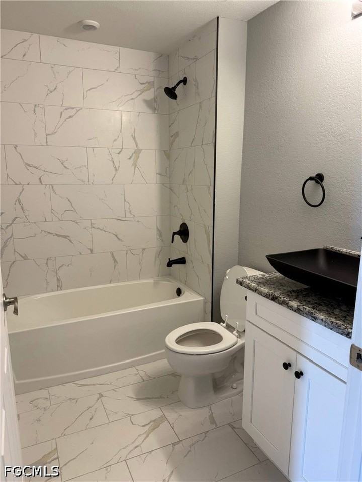 1005 Adeline Ave - Photo 5 of 16