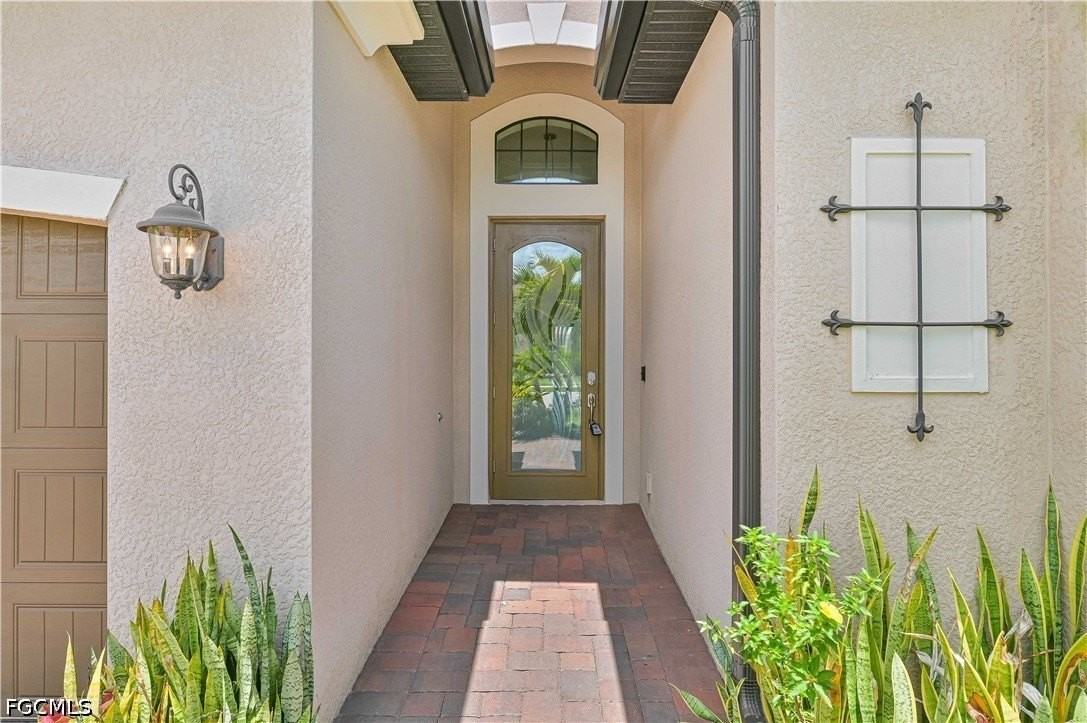 28076 Foxrock Ct - Photo 3 of 36