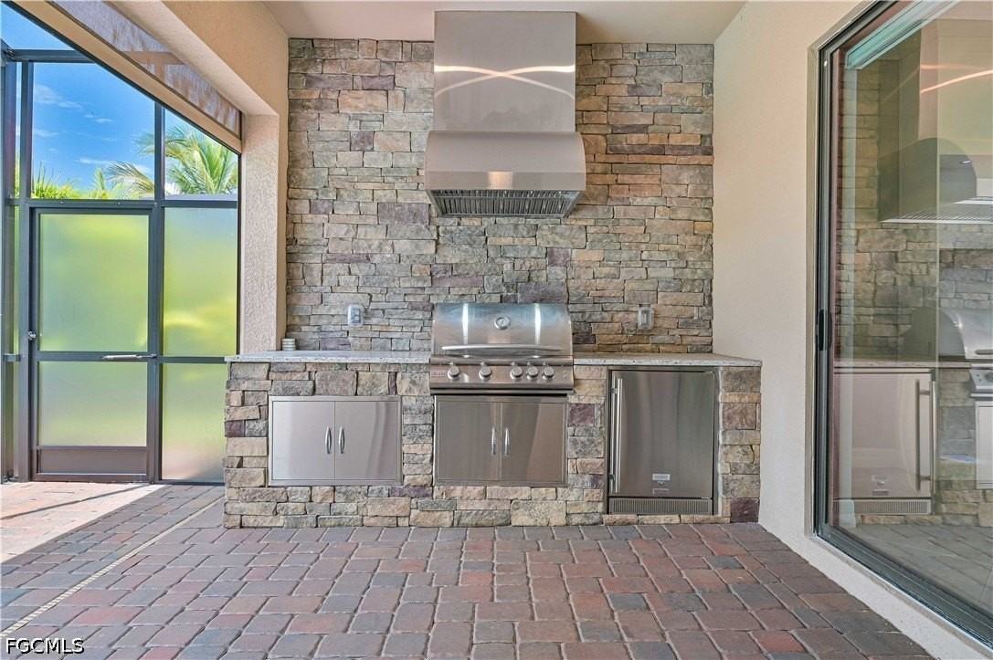 28076 Foxrock Ct - Photo 5 of 36