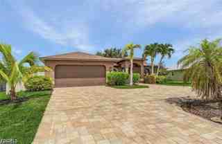 3005 Sw 8th Pl - Photo 1 of 1
