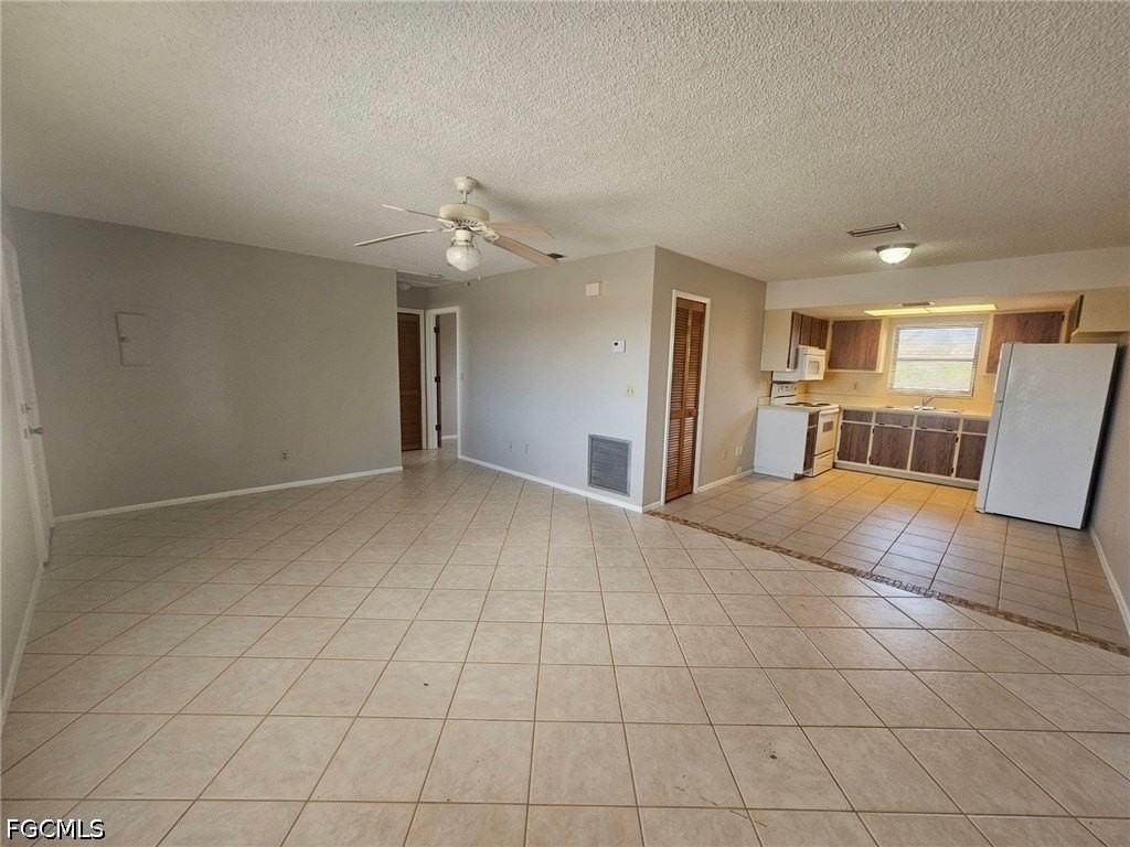 1221 Se 46th Ln #N - Photo 6 of 15