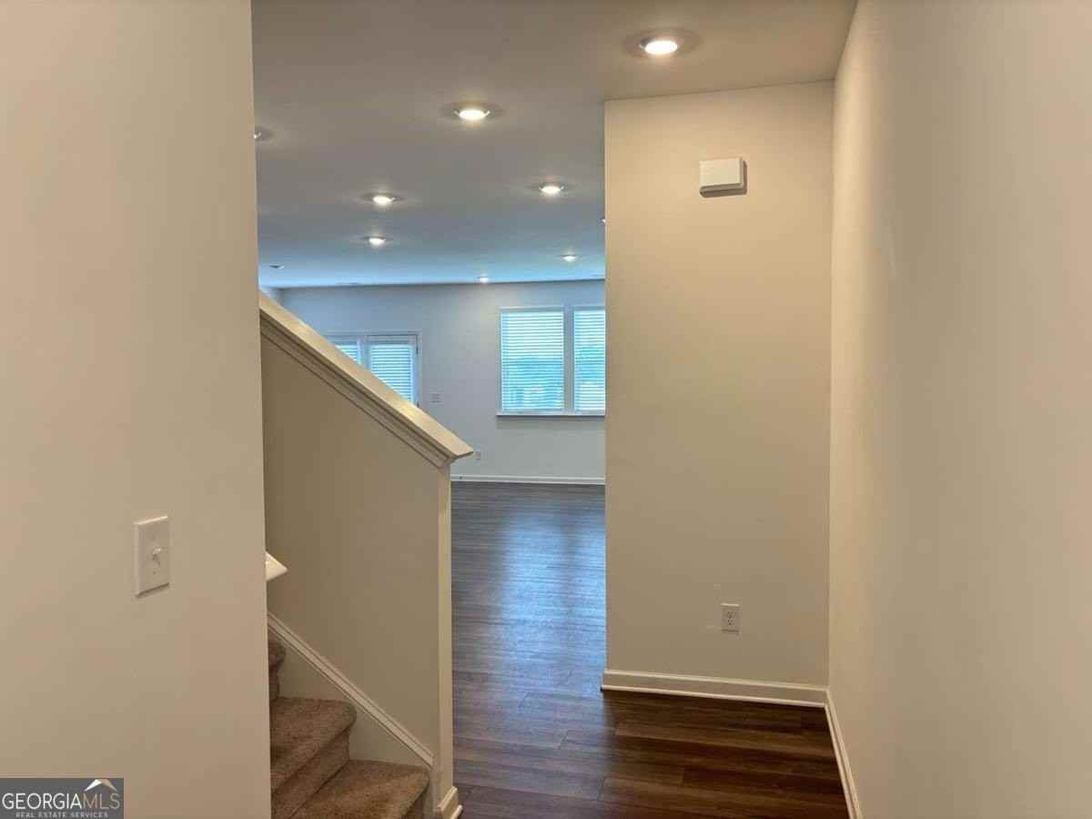 104 Mission Blvd - Photo 2 of 18