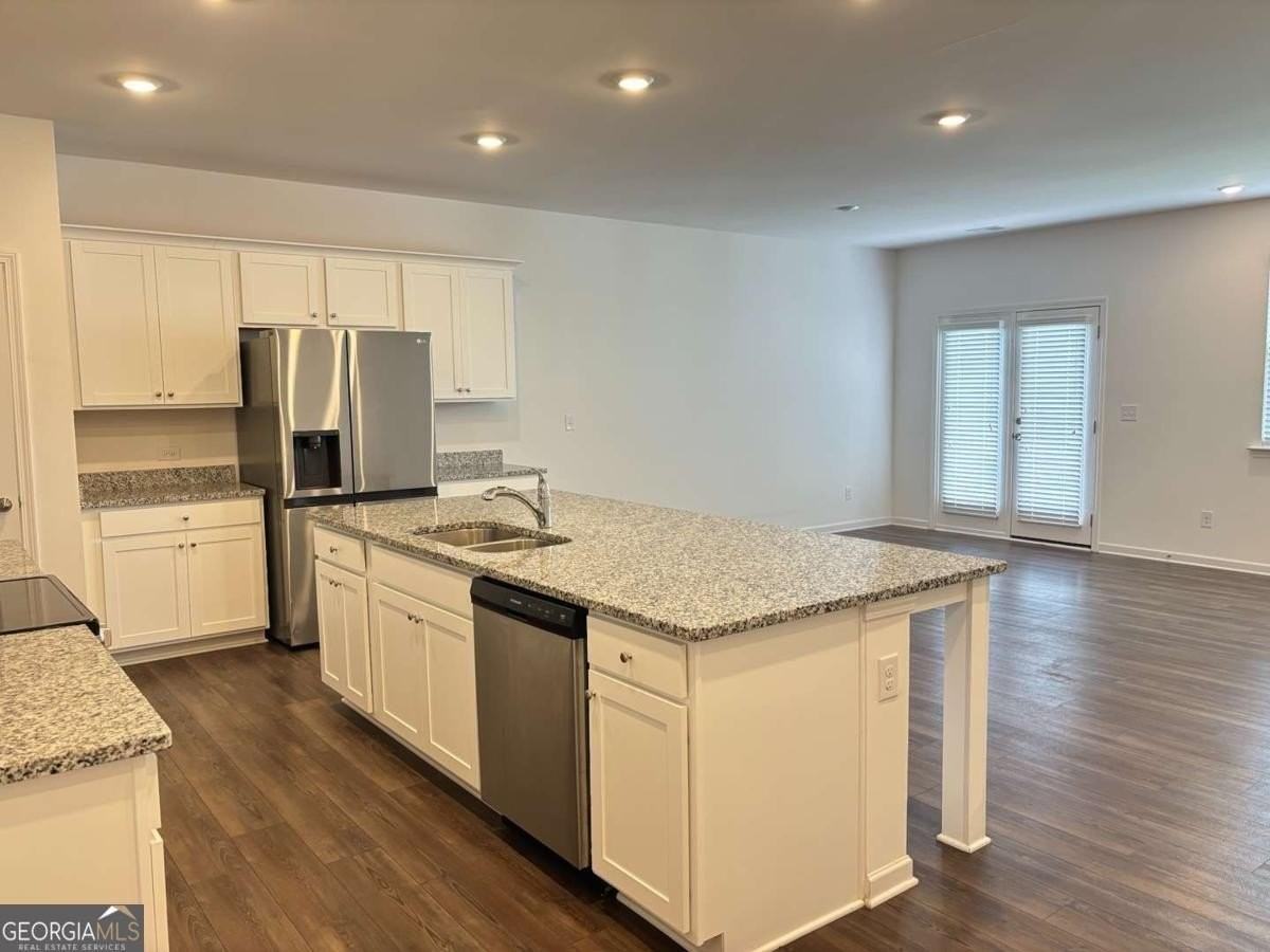104 Mission Blvd - Photo 3 of 18