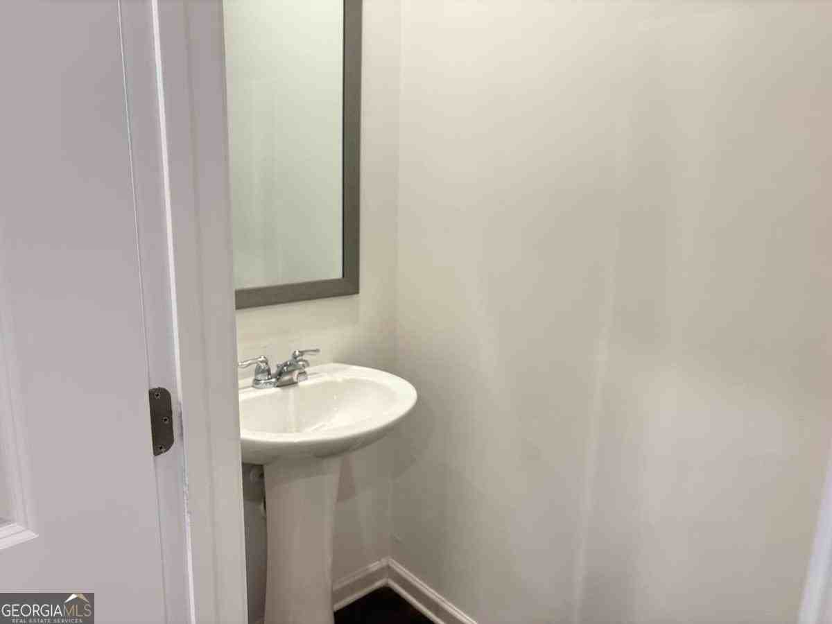 104 Mission Blvd - Photo 6 of 18