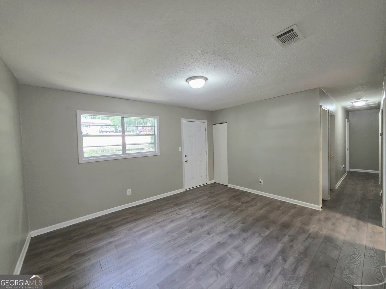 3460 Meadowview Dr - Photo 6 of 16