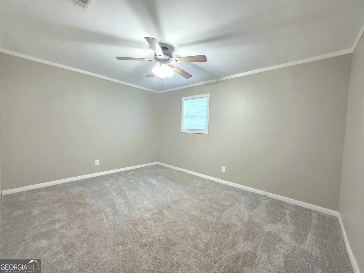 3460 Meadowview Dr - Photo 7 of 14