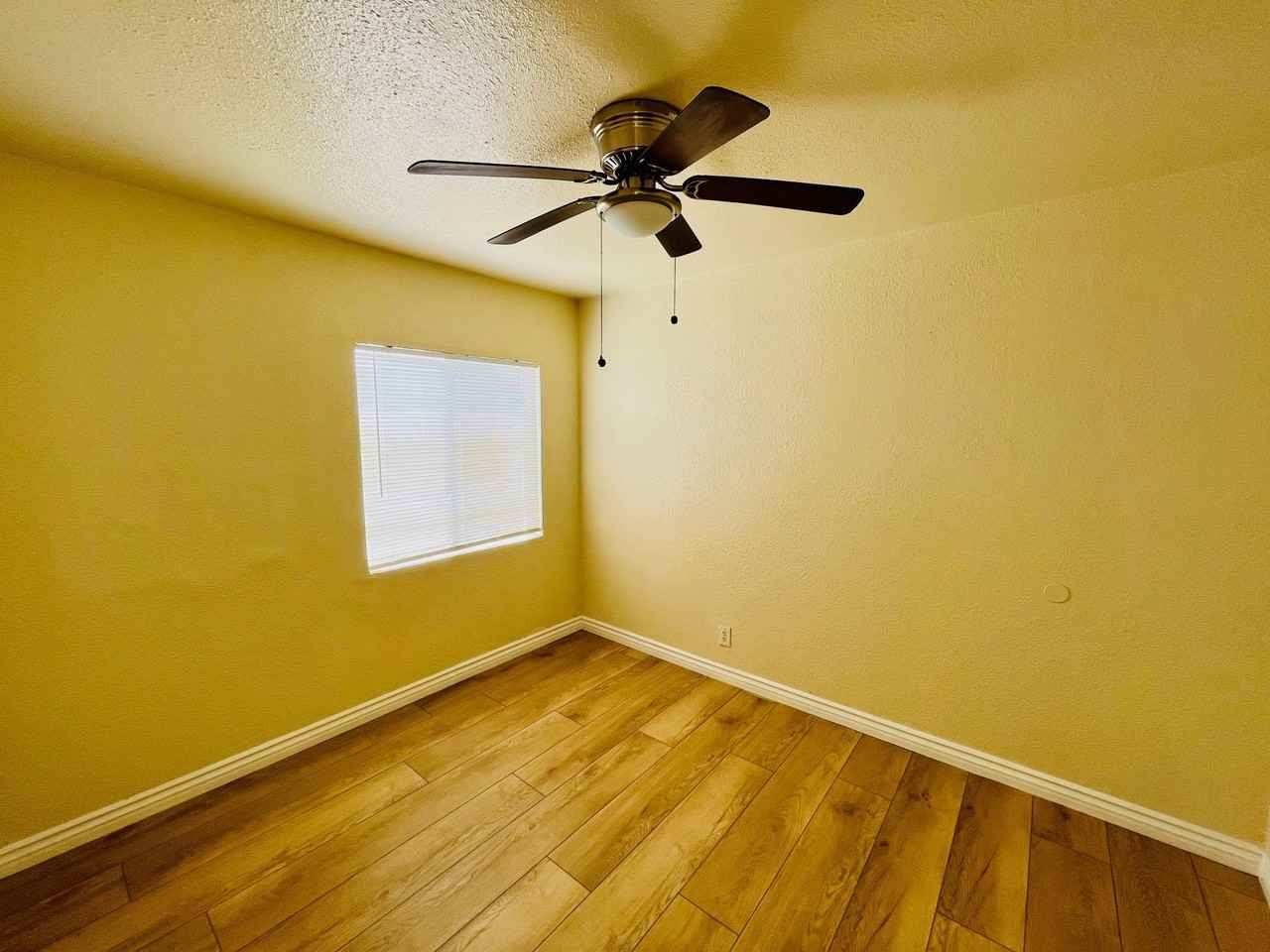 2612 Desert St #9 - Photo 6 of 10