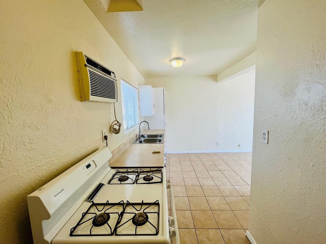 2612 Desert St #9 - Photo 7 of 10