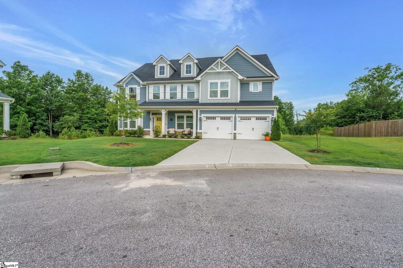 2107 Bluet Dr - Photo 3 of 45