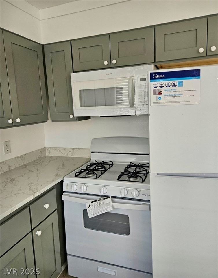 820 Avenue A #23 - Photo 4 of 13