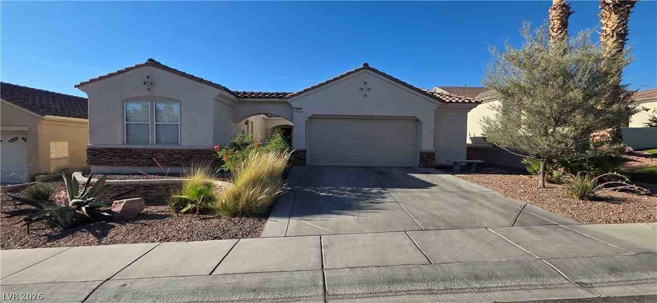 2842 Freedom Hills Dr - Photo 2 of 24