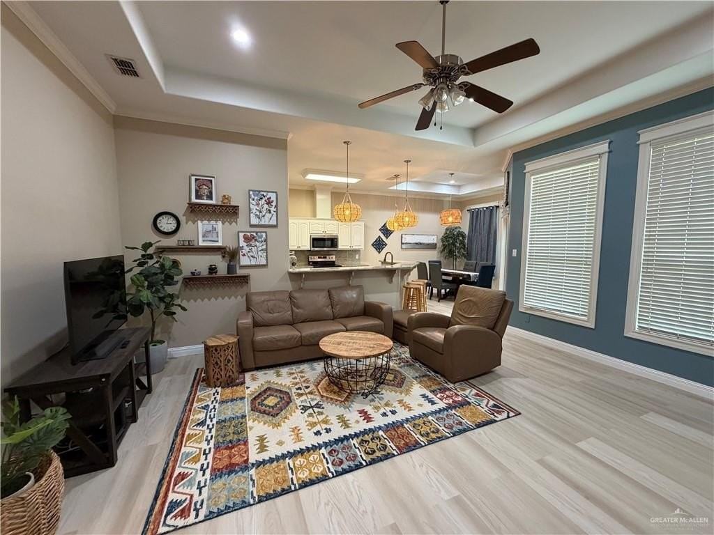 3401 Palace St - Photo 2 of 13