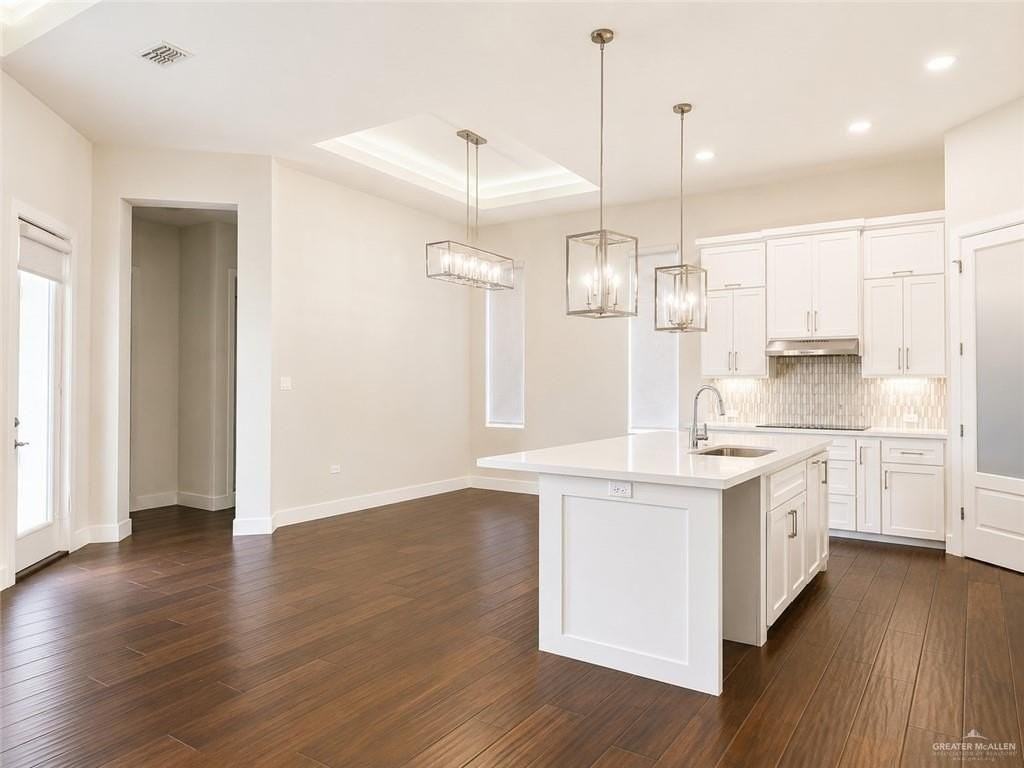 2507 Zinnia St - Photo 4 of 22