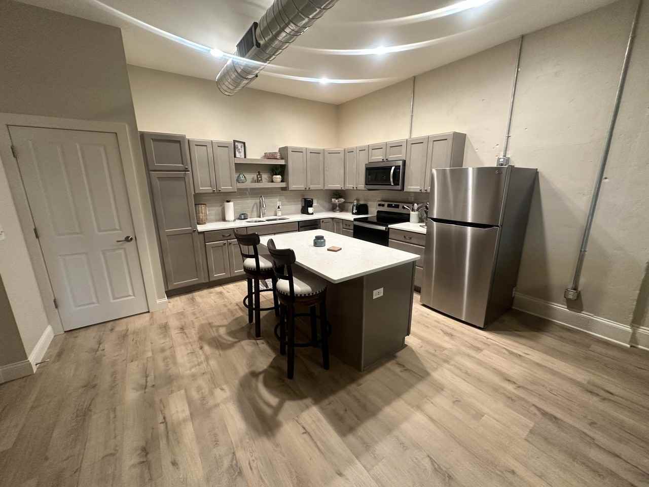 113 S Front St #B - Photo 2 of 12