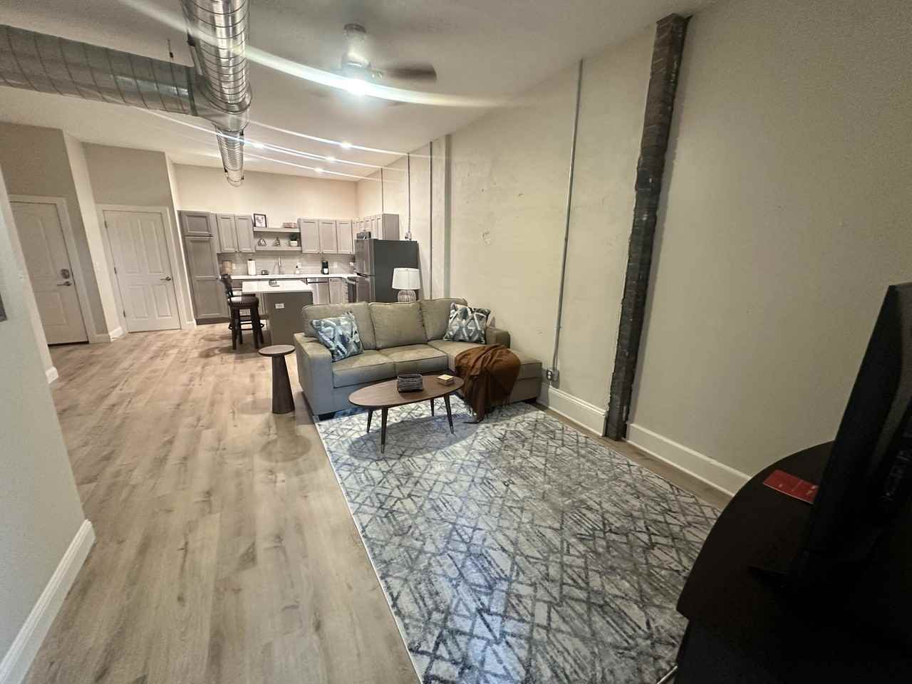 113 S Front St #B - Photo 4 of 12