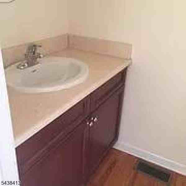 23 Plain St - Photo 3 of 7