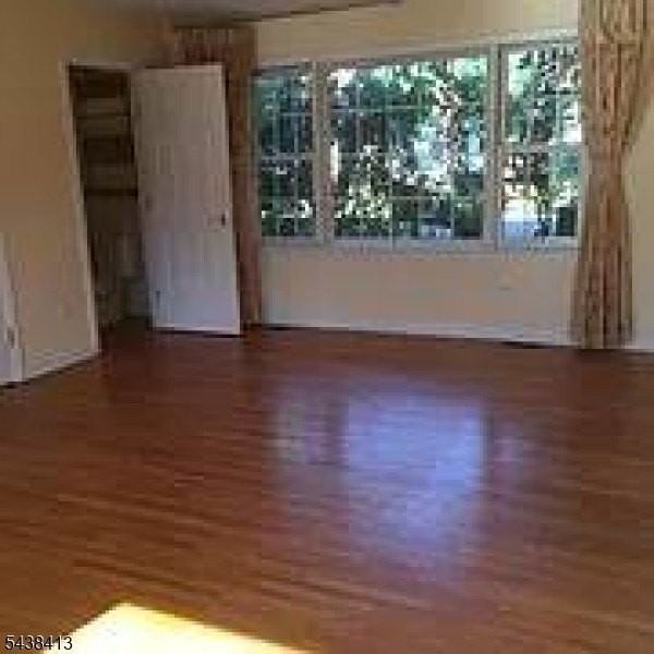23 Plain St - Photo 5 of 7