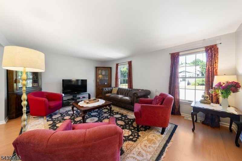 32 Montville Ave - Photo 5 of 25