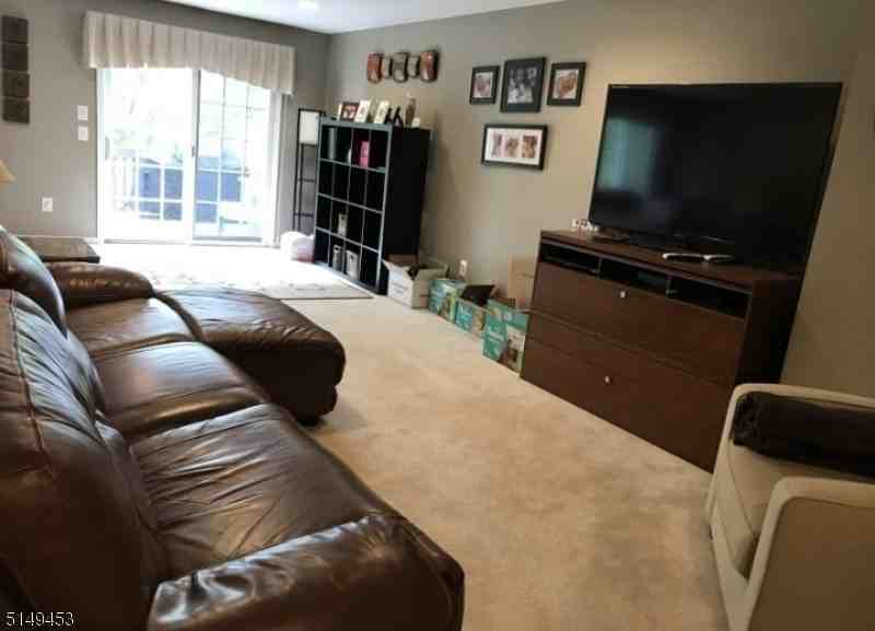 15 Barge Ct - Photo 7 of 25