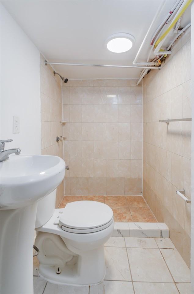 404 Danforth Ave - Photo 6 of 27