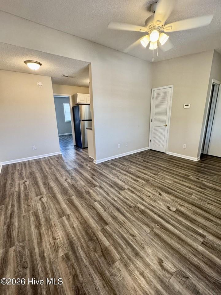1293 Park West Dr #9 - Photo 5 of 14