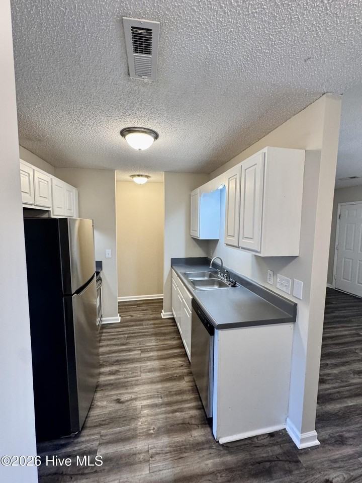 1293 Park West Dr #9 - Photo 7 of 14