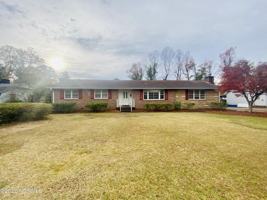 featured image of 1005 Sioux Dr