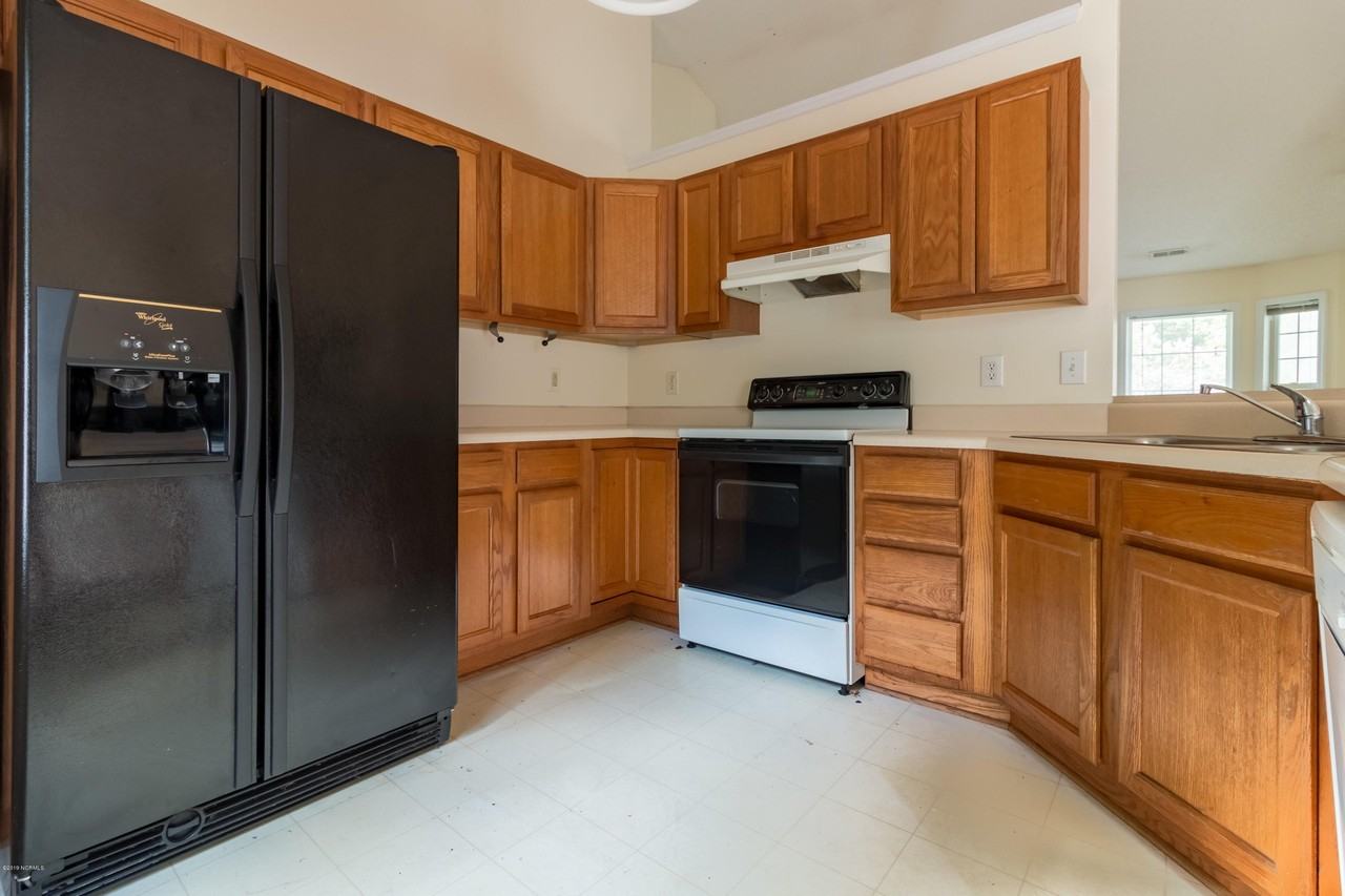 205 Shady Ct - Photo 4 of 17